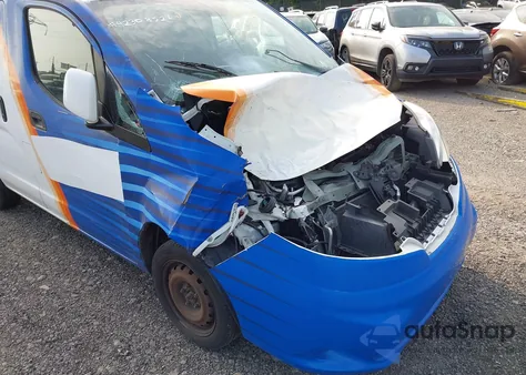 2015 Nissan Nv200 Sv z USA, uszkodzony, nr VIN 3N6CM0KNXFK723332